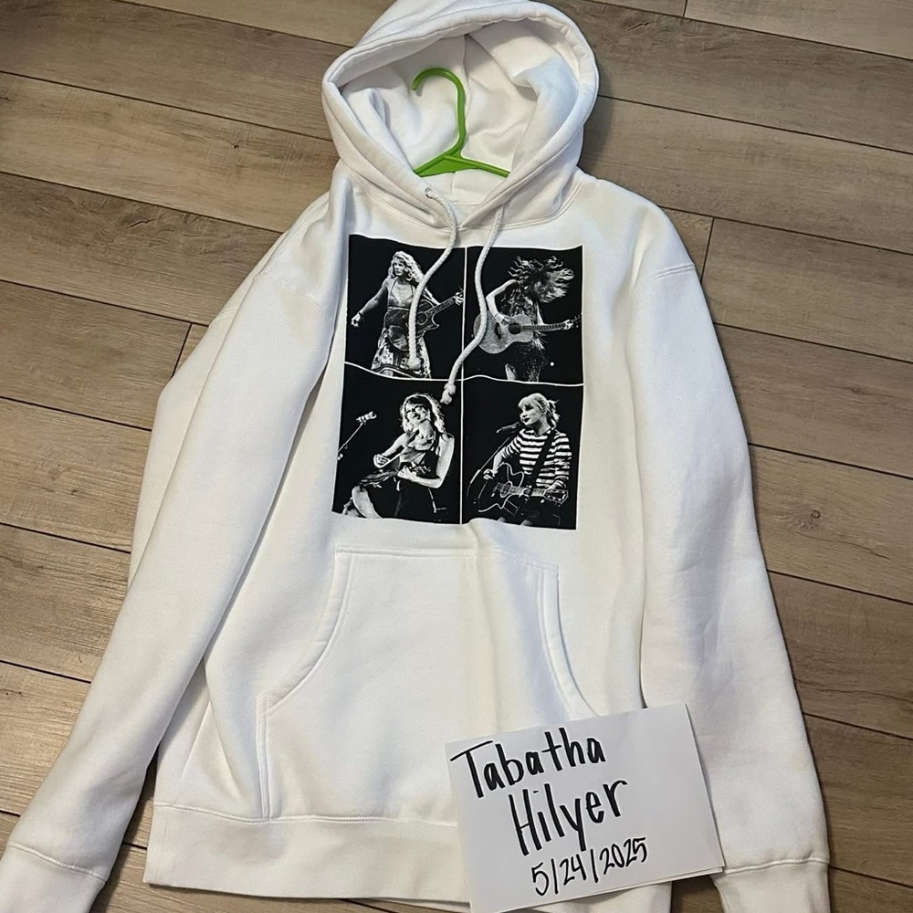 Taylor Swift era’s Tour Hoodie medium. Never worn